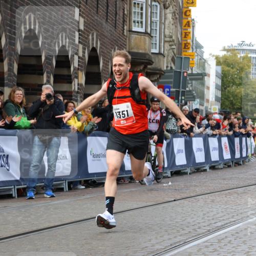 05.10.2025 - 20. swb-Marathon Bremen Strokosch-Dieckow http://msf.ph/oto/9235722 05.10.2025 12:38:45 Ziel 117, 1351 meine-sportfotos.de