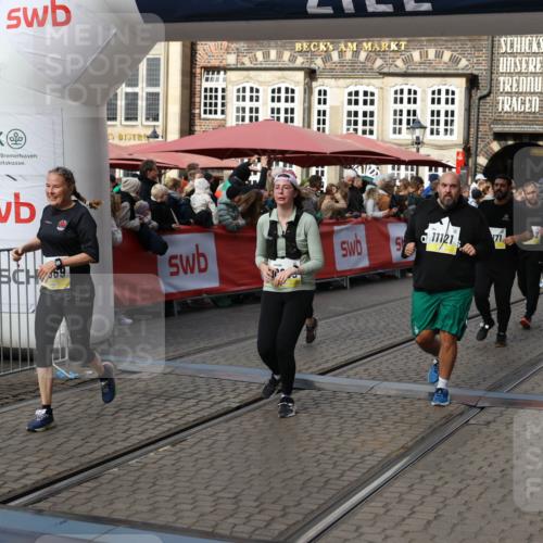 05.10.2025 - 20. swb-Marathon Bremen Yannick Fuchs http://msf.ph/oto/9235731 05.10.2025 11:05:12 Ziel 9220, 9409, 9642, 9660, 9668, 10965, 11016, 11090, 11121, 11171, 11180, 11412, 11478 meine-sportfotos.de