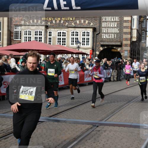 05.10.2025 - 20. swb-Marathon Bremen Yannick Fuchs http://msf.ph/oto/9235781 05.10.2025 11:05:16 Ziel 9642, 9668, 9978, 10018, 10021, 10965, 11016, 11121, 11171, 11323, 11412 meine-sportfotos.de