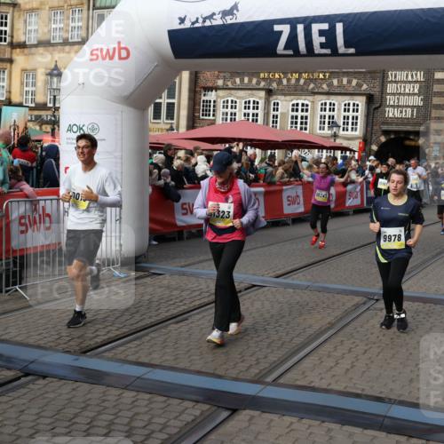 05.10.2025 - 20. swb-Marathon Bremen Yannick Fuchs http://msf.ph/oto/9235787 05.10.2025 11:05:19 Ziel 9440, 9642, 9668, 9978, 10018, 10021, 10255, 10343, 10990, 11016, 11171, 11323, 11412, 11650, 11707 meine-sportfotos.de