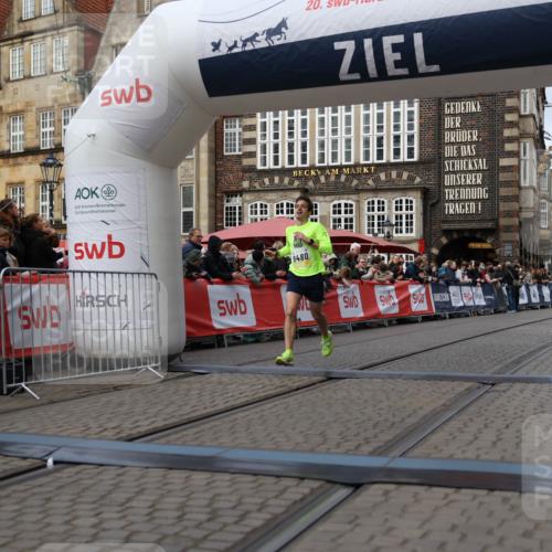 05.10.2025 - 20. swb-Marathon Bremen Yannick Fuchs http://msf.ph/oto/9235791 05.10.2025 10:37:13 Ziel 9480 meine-sportfotos.de