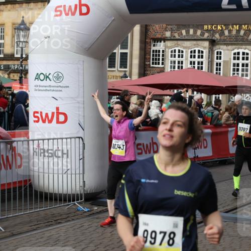 05.10.2025 - 20. swb-Marathon Bremen Yannick Fuchs http://msf.ph/oto/9235807 05.10.2025 11:05:21 Ziel 9440, 9668, 9690, 9978, 10018, 10021, 10255, 10343, 10990, 11016, 11323, 11501, 11540, 11650, 11707 meine-sportfotos.de