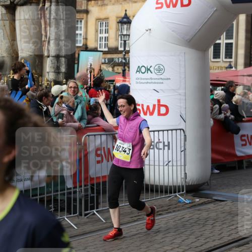 05.10.2025 - 20. swb-Marathon Bremen Yannick Fuchs http://msf.ph/oto/9235813 05.10.2025 11:05:21 Ziel 9440, 9668, 9690, 9978, 10018, 10021, 10255, 10343, 10990, 11016, 11323, 11501, 11540, 11650, 11707 meine-sportfotos.de