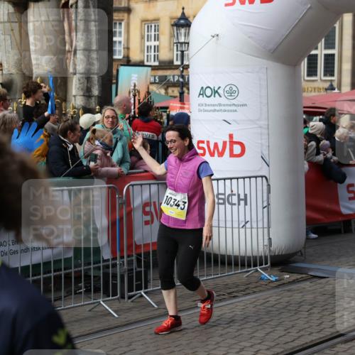 05.10.2025 - 20. swb-Marathon Bremen Yannick Fuchs http://msf.ph/oto/9235814 05.10.2025 11:05:22 Ziel 9440, 9668, 9690, 9908, 9978, 10018, 10021, 10255, 10343, 10990, 11016, 11323, 11501, 11540, 11650, 11707 meine-sportfotos.de