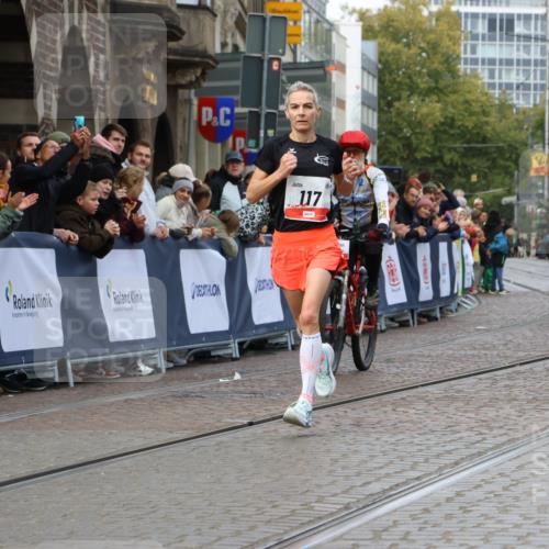 05.10.2025 - 20. swb-Marathon Bremen Strokosch-Dieckow http://msf.ph/oto/9235816 05.10.2025 12:38:50 Ziel 117, 158 meine-sportfotos.de