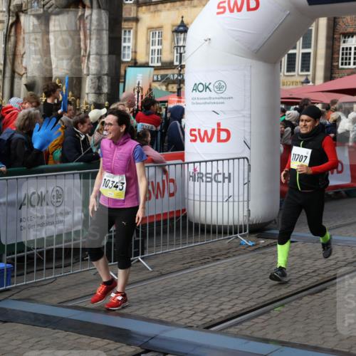 05.10.2025 - 20. swb-Marathon Bremen Yannick Fuchs http://msf.ph/oto/9235825 05.10.2025 11:05:22 Ziel 9440, 9668, 9690, 9908, 9978, 10018, 10021, 10255, 10343, 10990, 11016, 11323, 11501, 11540, 11650, 11707 meine-sportfotos.de