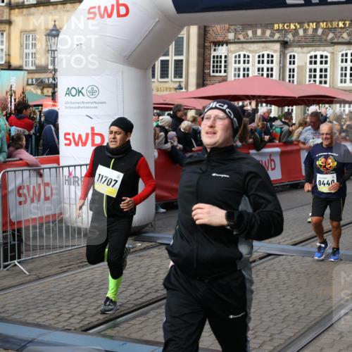 05.10.2025 - 20. swb-Marathon Bremen Yannick Fuchs http://msf.ph/oto/9235832 05.10.2025 11:05:22 Ziel 9440, 9668, 9690, 9908, 9978, 10018, 10021, 10255, 10343, 10990, 11016, 11323, 11501, 11540, 11650, 11707 meine-sportfotos.de