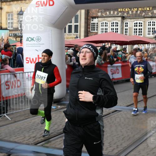 05.10.2025 - 20. swb-Marathon Bremen Yannick Fuchs http://msf.ph/oto/9235834 05.10.2025 11:05:23 Ziel 9440, 9690, 9908, 9978, 10018, 10021, 10255, 10343, 10990, 11323, 11501, 11540, 11650, 11707 meine-sportfotos.de