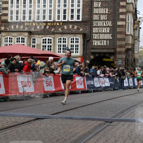 05.10.2025 - 20. swb-Marathon Bremen Yannick Fuchs http://msf.ph/oto/9235842 05.10.2025 10:37:21 Ziel 11213 meine-sportfotos.de