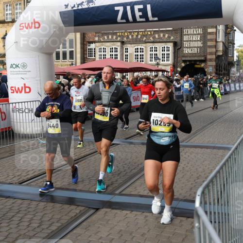 05.10.2025 - 20. swb-Marathon Bremen Yannick Fuchs http://msf.ph/oto/9235858 05.10.2025 11:05:24 Ziel 9440, 9515, 9690, 9908, 9944, 9978, 10018, 10021, 10255, 10343, 10990, 11323, 11501, 11540, 11650, 11707 meine-sportfotos.de