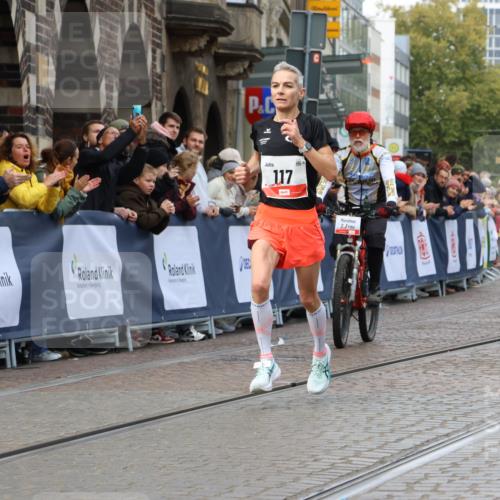 05.10.2025 - 20. swb-Marathon Bremen Strokosch-Dieckow http://msf.ph/oto/9235879 05.10.2025 12:38:51 Ziel 117, 158 meine-sportfotos.de