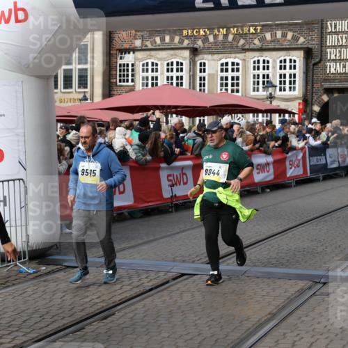 05.10.2025 - 20. swb-Marathon Bremen Yannick Fuchs http://msf.ph/oto/9235893 05.10.2025 11:05:28 Ziel 9440, 9515, 9690, 9713, 9908, 9944, 10255, 10828, 10990, 11106, 11501, 11540, 11707 meine-sportfotos.de