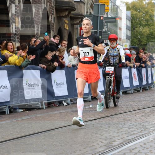 05.10.2025 - 20. swb-Marathon Bremen Strokosch-Dieckow http://msf.ph/oto/9235902 05.10.2025 12:38:51 Ziel 117, 158 meine-sportfotos.de
