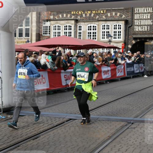 05.10.2025 - 20. swb-Marathon Bremen Yannick Fuchs http://msf.ph/oto/9235903 05.10.2025 11:05:28 Ziel 9440, 9515, 9690, 9713, 9908, 9944, 10255, 10828, 10990, 11106, 11501, 11540, 11707 meine-sportfotos.de