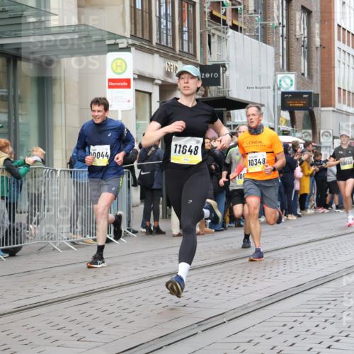 05.10.2025 - 20. swb-Marathon Bremen Strokosch-Dieckow http://msf.ph/oto/9235971 05.10.2025 10:44:02 Ziel 9361, 10044, 10348, 10505, 10649, 10666, 10816, 11645, 11648, 11659, 9361, 10044, 10348, 10505, 10649, 10666, 10816, 11645, 11648, 11659 meine-sportfotos.de