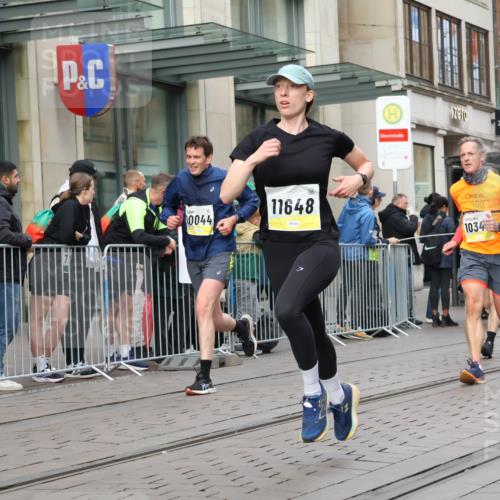 05.10.2025 - 20. swb-Marathon Bremen Strokosch-Dieckow http://msf.ph/oto/9235983 05.10.2025 10:44:03 Ziel 9361, 9897, 10044, 10348, 10505, 10666, 10816, 11645, 11648, 11659, 9361, 9897, 10044, 10348, 10505, 10666, 10816, 11645, 11648, 11659 meine-sportfotos.de
