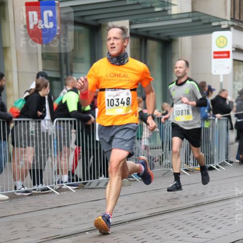 05.10.2025 - 20. swb-Marathon Bremen Strokosch-Dieckow http://msf.ph/oto/9235999 05.10.2025 10:44:04 Ziel 9361, 9897, 10044, 10348, 10505, 10666, 10816, 11648, 11659, 9361, 9897, 10044, 10348, 10505, 10666, 10816, 11648, 11659 meine-sportfotos.de