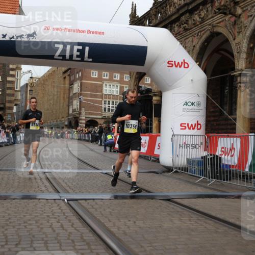 05.10.2025 - 20. swb-Marathon Bremen Yannick Fuchs http://msf.ph/oto/9236026 05.10.2025 10:37:36 Ziel 9586, 10358, 11021 meine-sportfotos.de
