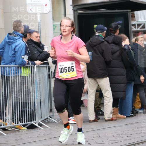 05.10.2025 - 20. swb-Marathon Bremen Strokosch-Dieckow http://msf.ph/oto/9236058 05.10.2025 10:44:09 Ziel 9361, 9897, 10505, 10554, 10666, 10816, 11659, 11666, 11714, 9361, 9897, 10505, 10554, 10666, 10816, 11659, 11666, 11714 meine-sportfotos.de