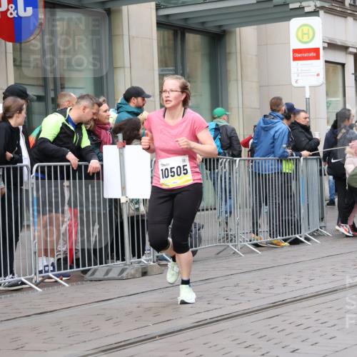 05.10.2025 - 20. swb-Marathon Bremen Strokosch-Dieckow http://msf.ph/oto/9236082 05.10.2025 10:44:10 Ziel 9361, 9897, 10092, 10505, 10554, 10666, 11659, 11666, 11714, 9361, 9897, 10092, 10505, 10554, 10666, 11659, 11666, 11714 meine-sportfotos.de