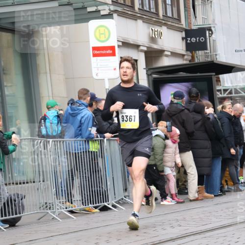 05.10.2025 - 20. swb-Marathon Bremen Strokosch-Dieckow http://msf.ph/oto/9236097 05.10.2025 10:44:11 Ziel 9361, 9897, 10092, 10505, 10554, 10666, 11659, 11666, 11714, 9361, 9897, 10092, 10505, 10554, 10666, 11659, 11666, 11714 meine-sportfotos.de
