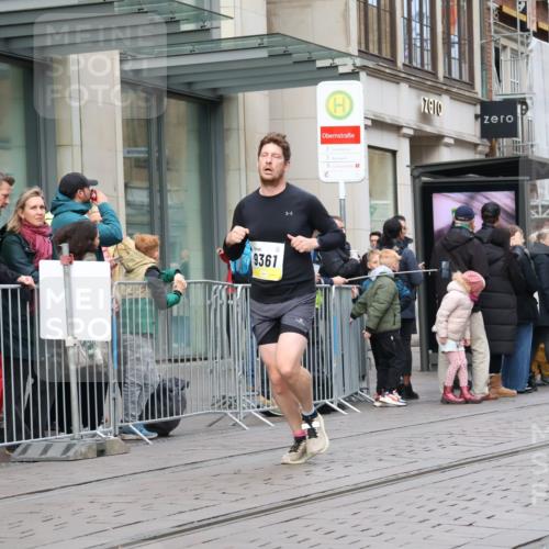 05.10.2025 - 20. swb-Marathon Bremen Strokosch-Dieckow http://msf.ph/oto/9236105 05.10.2025 10:44:11 Ziel 9361, 9897, 10092, 10505, 10554, 10666, 11659, 11666, 11714, 9361, 9897, 10092, 10505, 10554, 10666, 11659, 11666, 11714 meine-sportfotos.de