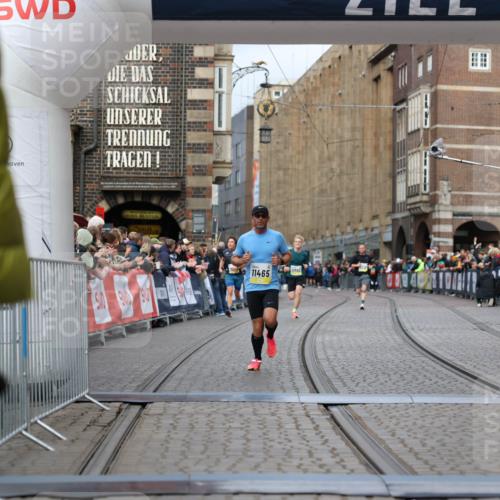 05.10.2025 - 20. swb-Marathon Bremen Yannick Fuchs http://msf.ph/oto/9236116 05.10.2025 10:38:03 Ziel 10775, 11465 meine-sportfotos.de