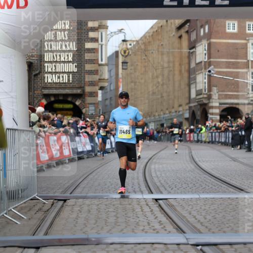 05.10.2025 - 20. swb-Marathon Bremen Yannick Fuchs http://msf.ph/oto/9236147 05.10.2025 10:38:04 Ziel 9755, 11465 meine-sportfotos.de