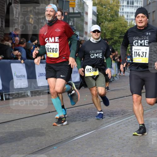 05.10.2025 - 20. swb-Marathon Bremen Strokosch-Dieckow http://msf.ph/oto/9236193 05.10.2025 10:55:26 Ziel 9722, 9856, 9902, 10111, 10256, 10260, 10262, 10745, 11025, 11197, 11380, 11431 meine-sportfotos.de