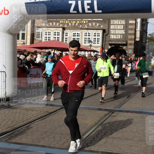 05.10.2025 - 20. swb-Marathon Bremen Yannick Fuchs http://msf.ph/oto/9236246 05.10.2025 11:05:37 Ziel 7654, 9713, 9752, 10025, 10158, 10289, 10426, 10511, 10542, 10828, 11064, 11106, 11164, 11676 meine-sportfotos.de