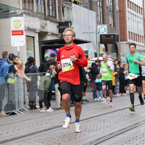 05.10.2025 - 20. swb-Marathon Bremen Strokosch-Dieckow http://msf.ph/oto/9236255 05.10.2025 10:44:25 Ziel 9878, 9897, 10092, 10306, 10554, 10568, 10633, 10851, 11666, 11714, 9878, 9897, 10092, 10306, 10554, 10568, 10633, 10851, 11666, 11714 meine-sportfotos.de