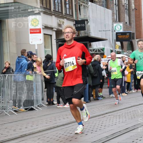 05.10.2025 - 20. swb-Marathon Bremen Strokosch-Dieckow http://msf.ph/oto/9236265 05.10.2025 10:44:26 Ziel 9590, 9878, 9897, 10092, 10306, 10554, 10568, 10633, 10851, 11666, 11714, 9590, 9878, 9897, 10092, 10306, 10554, 10568, 10633, 10851, 11666, 11714 meine-sportfotos.de