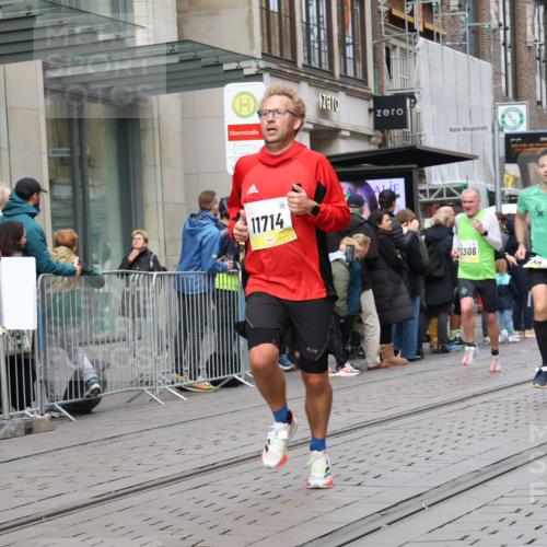 05.10.2025 - 20. swb-Marathon Bremen Strokosch-Dieckow http://msf.ph/oto/9236271 05.10.2025 10:44:26 Ziel 9590, 9878, 9897, 10092, 10306, 10554, 10568, 10633, 10851, 11666, 11714, 9590, 9878, 9897, 10092, 10306, 10554, 10568, 10633, 10851, 11666, 11714 meine-sportfotos.de