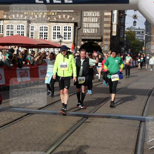 05.10.2025 - 20. swb-Marathon Bremen Yannick Fuchs http://msf.ph/oto/9236280 05.10.2025 11:05:37 Ziel 7654, 9713, 9752, 10025, 10158, 10289, 10426, 10511, 10542, 10828, 11064, 11106, 11164, 11676 meine-sportfotos.de