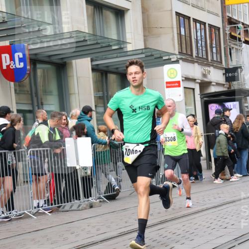 05.10.2025 - 20. swb-Marathon Bremen Strokosch-Dieckow http://msf.ph/oto/9236303 05.10.2025 10:44:28 Ziel 9590, 9678, 9878, 9897, 10092, 10306, 10554, 10568, 10633, 10851, 11666, 11714, 9590, 9678, 9878, 9897, 10092, 10306, 10554, 10568, 10633, 10851, 11666, 11714 meine-sportfotos.de