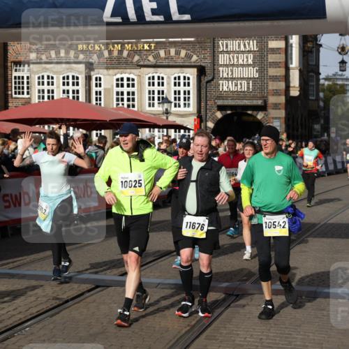 05.10.2025 - 20. swb-Marathon Bremen Yannick Fuchs http://msf.ph/oto/9236325 05.10.2025 11:05:39 Ziel 7654, 9210, 9419, 9752, 10025, 10158, 10289, 10426, 10437, 10511, 10542, 11064, 11164, 11676, 11681 meine-sportfotos.de