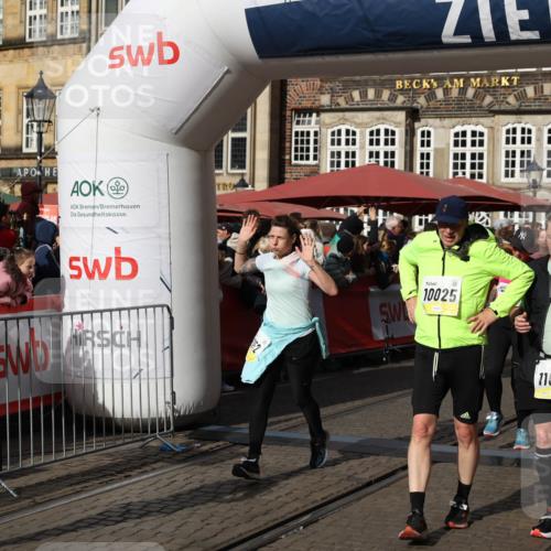 05.10.2025 - 20. swb-Marathon Bremen Yannick Fuchs http://msf.ph/oto/9236340 05.10.2025 11:05:39 Ziel 7654, 9210, 9419, 9752, 10025, 10158, 10289, 10426, 10437, 10511, 10542, 11064, 11164, 11676, 11681 meine-sportfotos.de