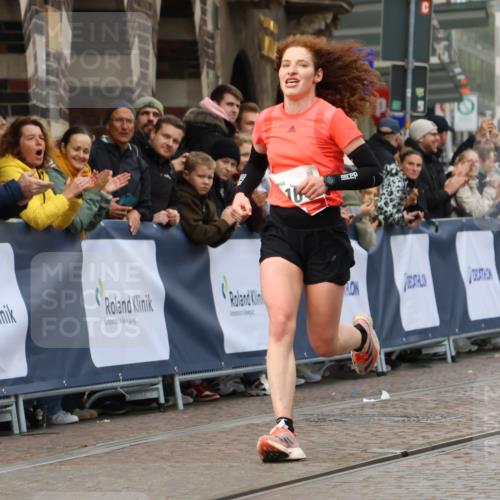 05.10.2025 - 20. swb-Marathon Bremen Strokosch-Dieckow http://msf.ph/oto/9236353 05.10.2025 12:39:17 Ziel 16 meine-sportfotos.de