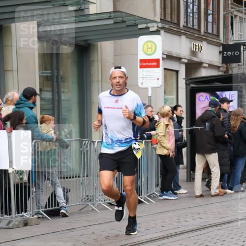 05.10.2025 - 20. swb-Marathon Bremen Strokosch-Dieckow http://msf.ph/oto/9236361 05.10.2025 10:44:31 Ziel 9202, 9590, 9678, 9878, 10092, 10306, 10554, 10568, 10633, 10851, 11362, 11714, 9202, 9590, 9678, 9878, 10092, 10306, 10554, 10568, 10633, 10851, 11362, 11714 meine-sportfotos.de