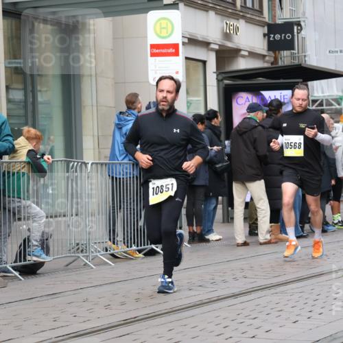 05.10.2025 - 20. swb-Marathon Bremen Strokosch-Dieckow http://msf.ph/oto/9236423 05.10.2025 10:44:40 Ziel 9202, 9590, 9678, 10091, 10568, 10633, 10822, 10851, 11362, 11715, 9202, 9590, 9678, 10091, 10568, 10633, 10822, 10851, 11362, 11715 meine-sportfotos.de