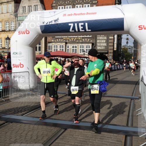 05.10.2025 - 20. swb-Marathon Bremen Yannick Fuchs http://msf.ph/oto/9236430 05.10.2025 11:05:40 Ziel 7654, 9210, 9419, 9752, 10025, 10158, 10289, 10426, 10437, 10511, 10542, 11064, 11164, 11676, 11681 meine-sportfotos.de