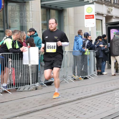 05.10.2025 - 20. swb-Marathon Bremen Strokosch-Dieckow http://msf.ph/oto/9236462 05.10.2025 10:44:42 Ziel 9202, 9590, 9678, 10091, 10431, 10568, 10633, 10822, 10851, 11362, 11488, 11715, 9202, 9590, 9678, 10091, 10431, 10568, 10633, 10822, 10851, 11362, 11488, 11715 meine-sportfotos.de