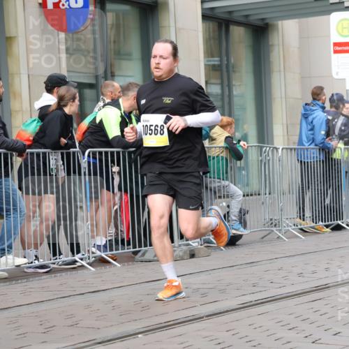 05.10.2025 - 20. swb-Marathon Bremen Strokosch-Dieckow http://msf.ph/oto/9236473 05.10.2025 10:44:43 Ziel 9202, 9590, 9678, 10091, 10431, 10568, 10633, 10822, 10851, 11362, 11488, 11715, 9202, 9590, 9678, 10091, 10431, 10568, 10633, 10822, 10851, 11362, 11488, 11715 meine-sportfotos.de