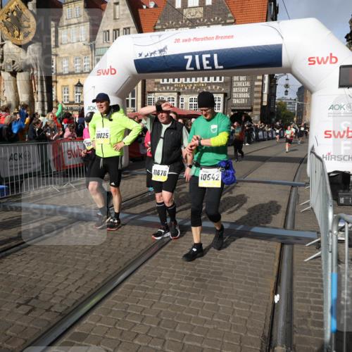 05.10.2025 - 20. swb-Marathon Bremen Yannick Fuchs http://msf.ph/oto/9236475 05.10.2025 11:05:41 Ziel 7654, 9210, 9419, 9752, 10025, 10158, 10289, 10426, 10437, 10511, 10542, 10999, 11164, 11676, 11681 meine-sportfotos.de