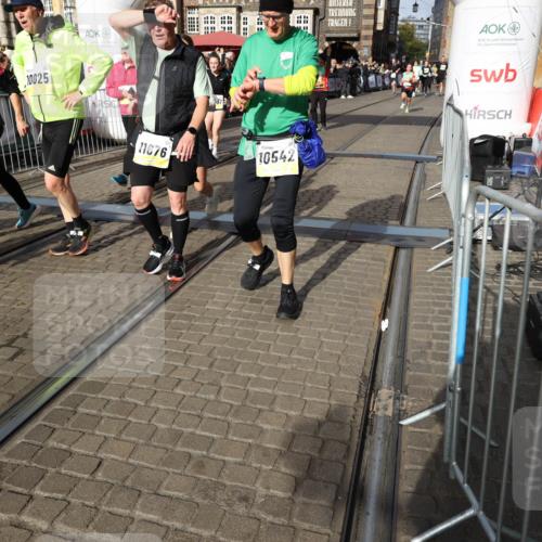 05.10.2025 - 20. swb-Marathon Bremen Yannick Fuchs http://msf.ph/oto/9236499 05.10.2025 11:05:42 Ziel 7654, 9210, 9419, 9752, 10025, 10289, 10426, 10437, 10511, 10542, 10999, 11164, 11676, 11681 meine-sportfotos.de