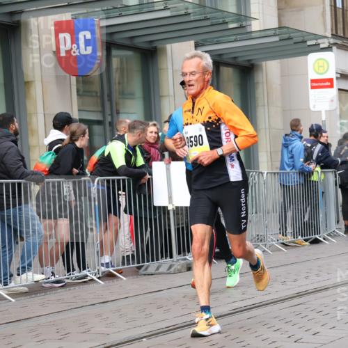 05.10.2025 - 20. swb-Marathon Bremen Strokosch-Dieckow http://msf.ph/oto/9236505 05.10.2025 10:44:44 Ziel 9202, 9290, 9590, 9678, 10091, 10431, 10568, 10633, 10822, 10851, 10898, 11362, 11488, 11715, 9202, 9290, 9590, 9678, 10091, 10431, 10568, 10633, 10822, 10851, 10898, 11362, 11488, 11715 meine-sportfotos.de