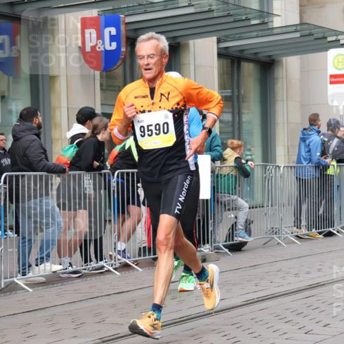 05.10.2025 - 20. swb-Marathon Bremen Strokosch-Dieckow http://msf.ph/oto/9236519 05.10.2025 10:44:45 Ziel 9202, 9290, 9590, 9678, 10091, 10431, 10568, 10633, 10822, 10851, 10898, 11362, 11488, 11715, 9202, 9290, 9590, 9678, 10091, 10431, 10568, 10633, 10822, 10851, 10898, 11362, 11488, 11715 meine-sportfotos.de
