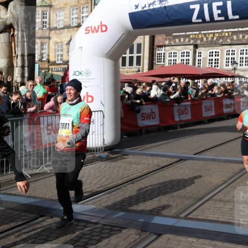 05.10.2025 - 20. swb-Marathon Bremen Yannick Fuchs http://msf.ph/oto/9236576 05.10.2025 11:05:45 Ziel 7654, 9210, 9419, 9752, 10426, 10437, 10843, 10844, 10999, 11164, 11604, 11676, 11681 meine-sportfotos.de