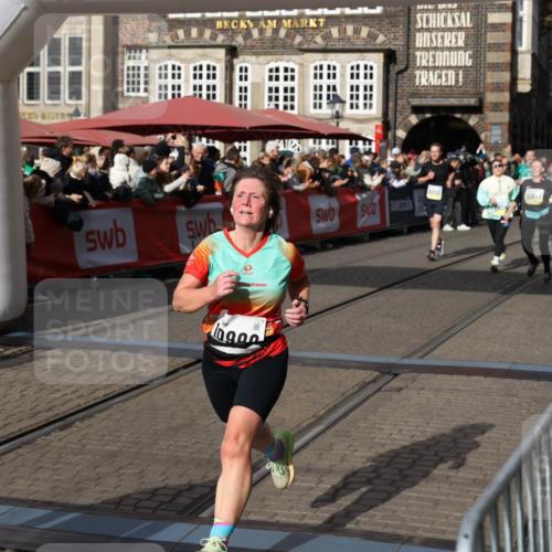 05.10.2025 - 20. swb-Marathon Bremen Yannick Fuchs http://msf.ph/oto/9236582 05.10.2025 11:05:46 Ziel 7654, 9210, 9335, 9419, 10426, 10437, 10843, 10844, 10999, 11164, 11604, 11681 meine-sportfotos.de