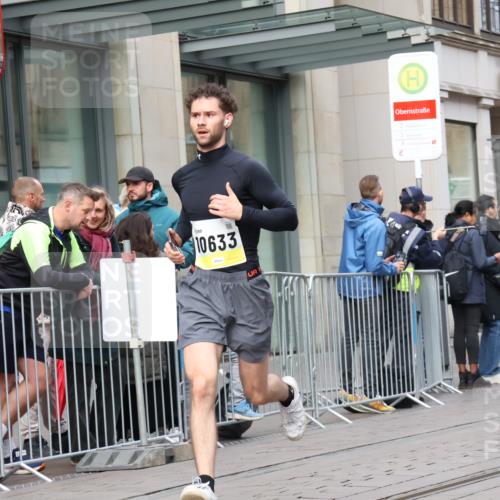 05.10.2025 - 20. swb-Marathon Bremen Strokosch-Dieckow http://msf.ph/oto/9236589 05.10.2025 10:44:48 Ziel 9202, 9290, 9590, 9678, 9963, 10091, 10431, 10568, 10633, 10634, 10822, 10851, 10898, 11362, 11488, 11715, 9202, 9290, 9590, 9678, 9963, 10091, 10431, 10568, 10633, 10634, 10822, 10851, 10898, 11362, 11488, 11715 meine-sportfotos.de